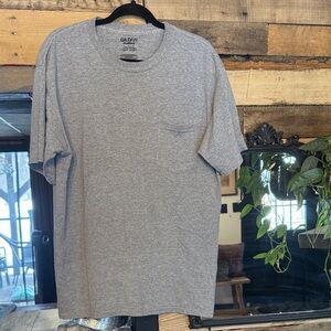 Gildan Men's Heather Gray T-Shirt